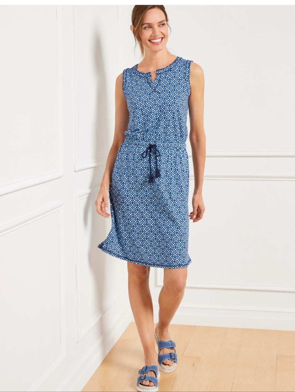 NWOT. Talbots Jersey Split Neck Dress Sz.Xl Leaf Medallion